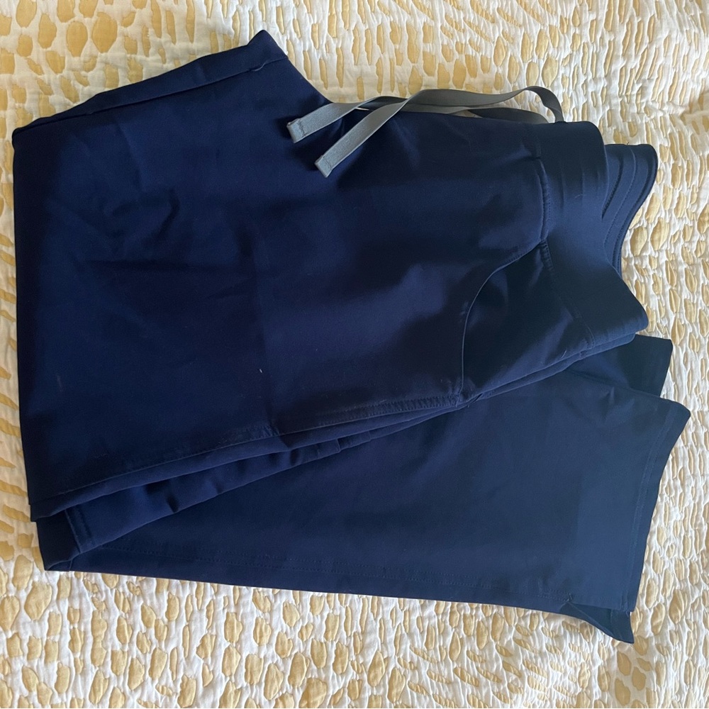 Figs Kade Cargo Pant in Navy